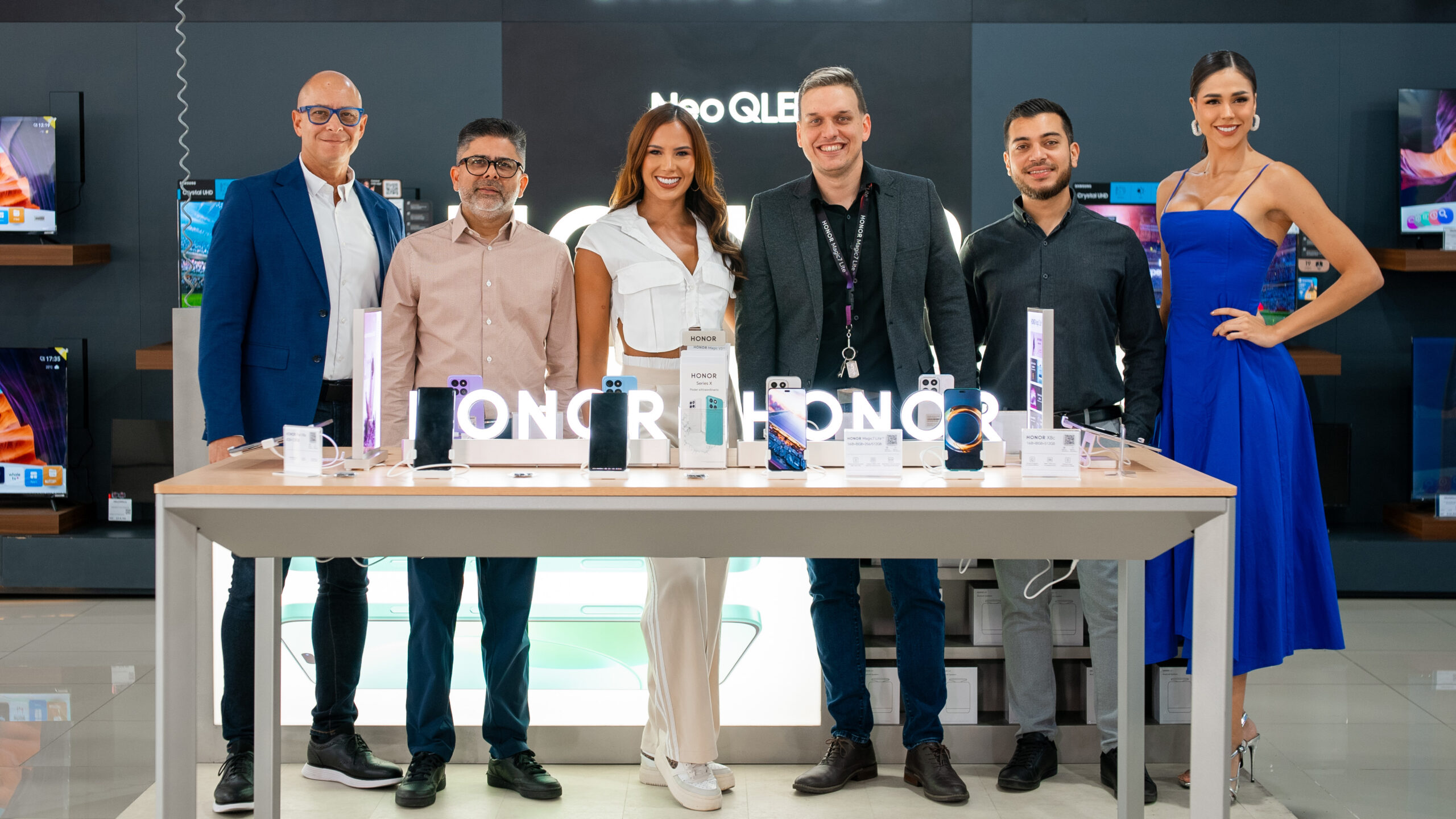 ¡Multimax Los Cortijos vivió el lanzamiento de su primer espacio HONOR Store en Venezuela!